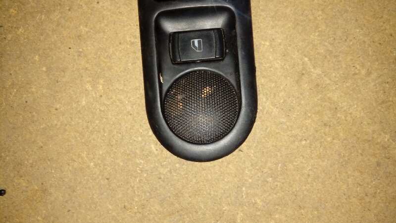 MANDO ELEVALUNAS TRASERO DERECHO