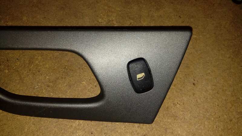 MANDO ELEVALUNAS TRASERO DERECHO