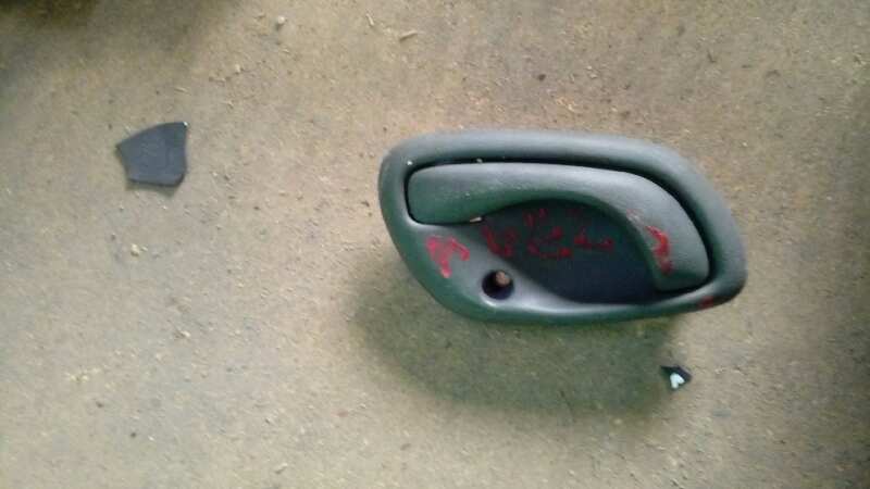 MANETA INTERIOR DELANTERA DERECHA