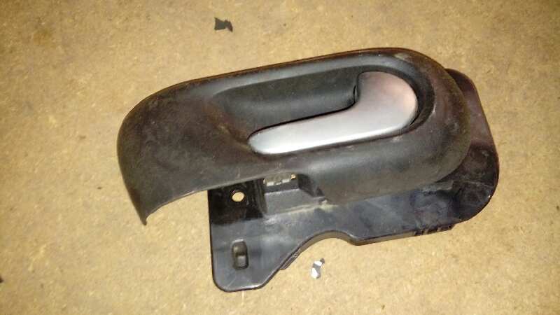 MANETA INTERIOR DELANTERA DERECHA