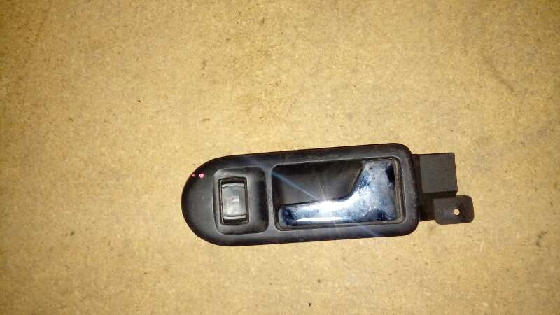 MANETA INTERIOR DELANTERA DERECHA