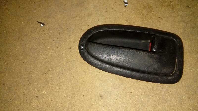 MANETA INTERIOR DELANTERA DERECHA