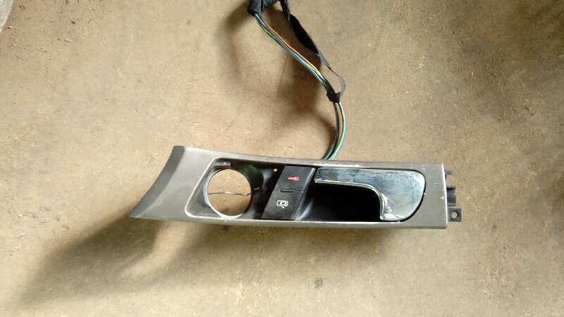 MANETA INTERIOR DELANTERA IZQUIERDA