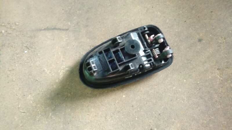 MANETA INTERIOR DELANTERA IZQUIERDA