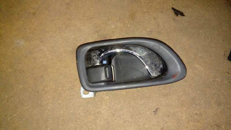 MANETA INTERIOR DELANTERA DERECHA