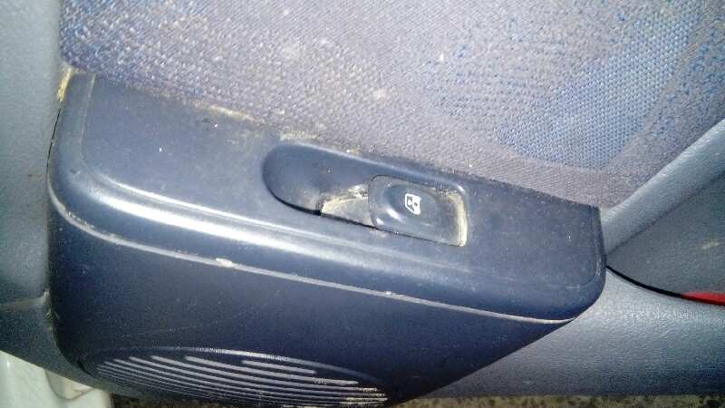 MANDO ELEVALUNAS DELANTERO DERECHO