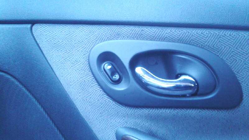 MANDO ELEVALUNAS DELANTERO DERECHO