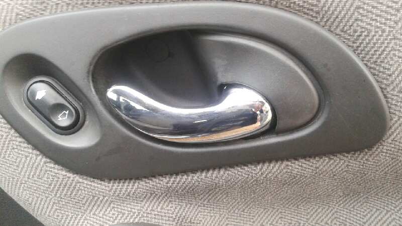 MANETA INTERIOR DELANTERA DERECHA