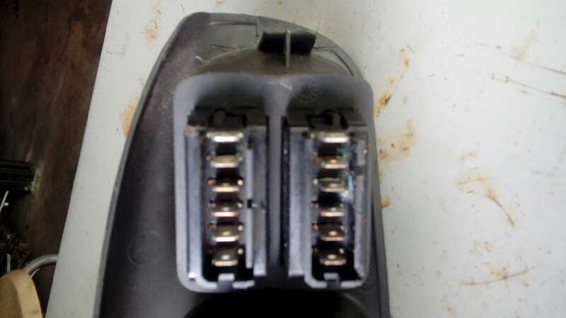 MANDO ELEVALUNAS DELANTERO IZQUIERDO 