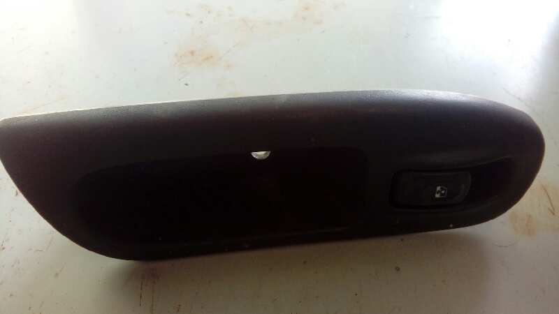 MANDO ELEVALUNAS DELANTERO DERECHO