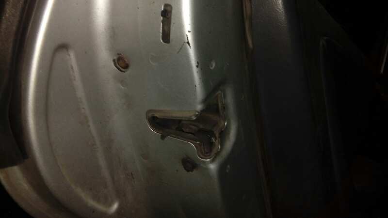 CERRADURA PUERTA TRASERA IZQUIERDA 