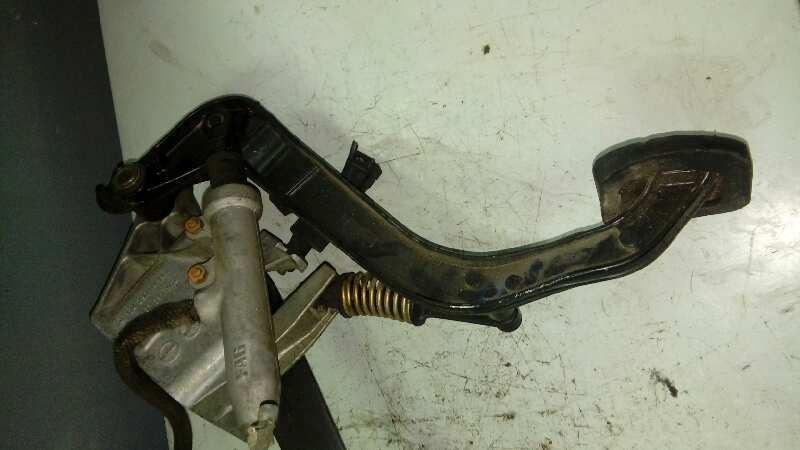 PEDAL EMBRAGUE