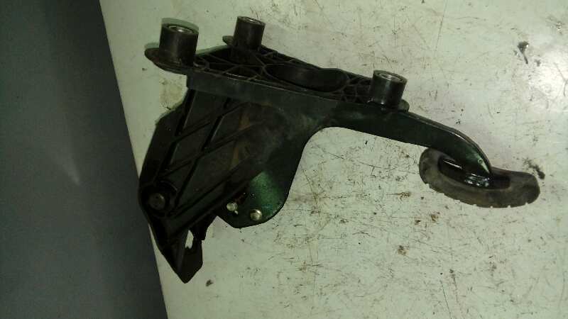PEDAL EMBRAGUE