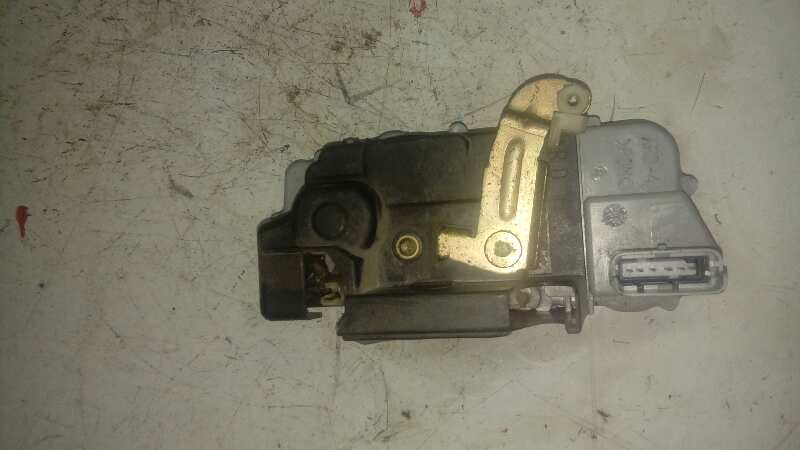 CERRADURA PUERTA TRASERA DERECHA 