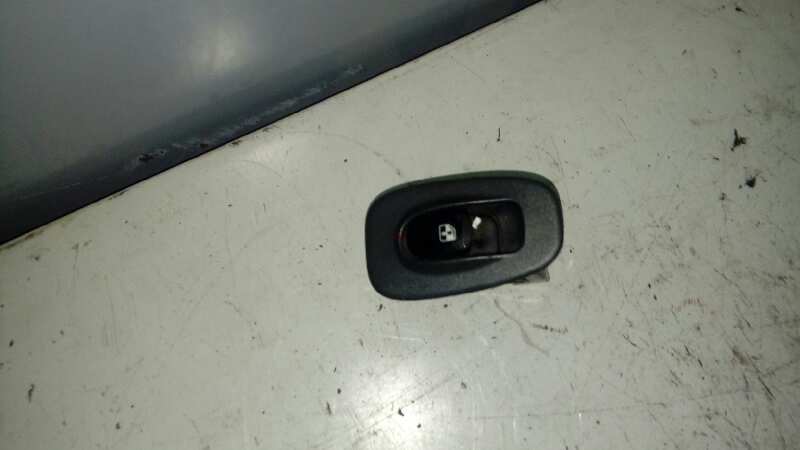 MANDO ELEVALUNAS DELANTERO DERECHO