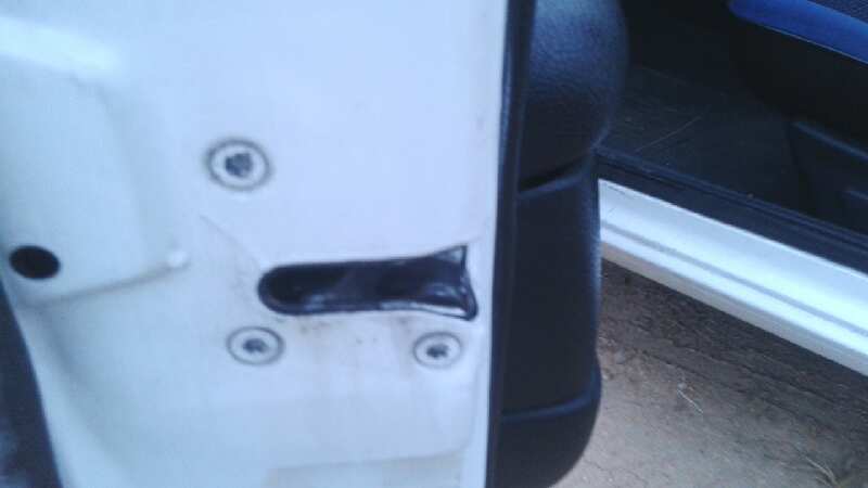 CERRADURA PUERTA DELANTERA IZQUIERDA 