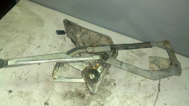 ELEVALUNAS DELANTERO IZQUIERDO