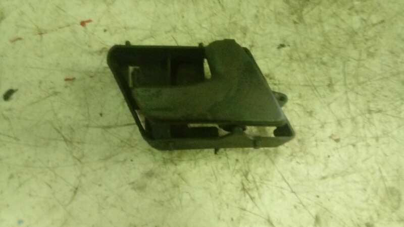 MANETA INTERIOR DELANTERA DERECHA