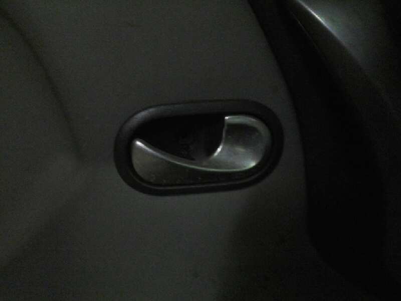 MANETA INTERIOR DELANTERA DERECHA