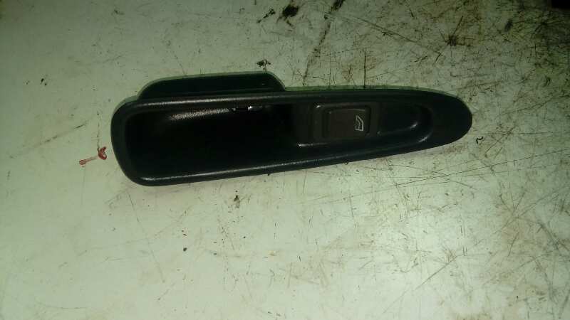 MANDO ELEVALUNAS TRASERO DERECHO