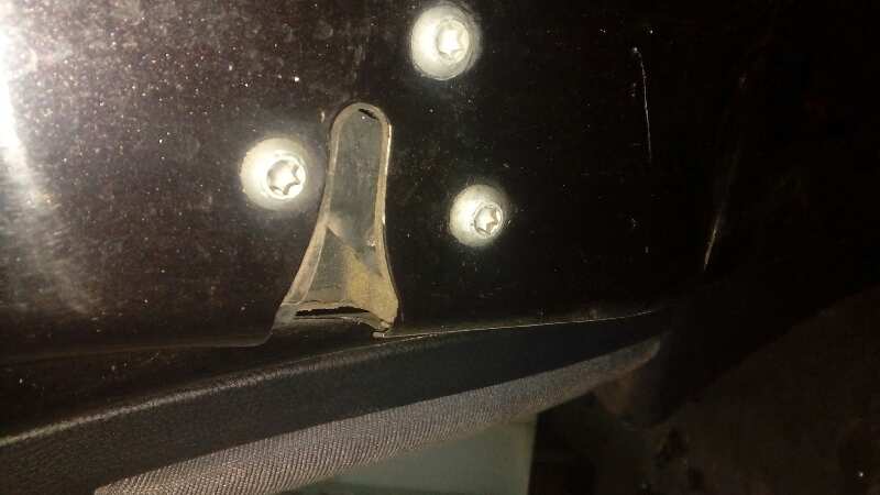 CERRADURA PUERTA TRASERA DERECHA 