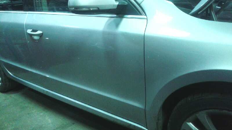PUERTA DELANTERA DERECHA SKODA SUPERB COMBI (3T5)