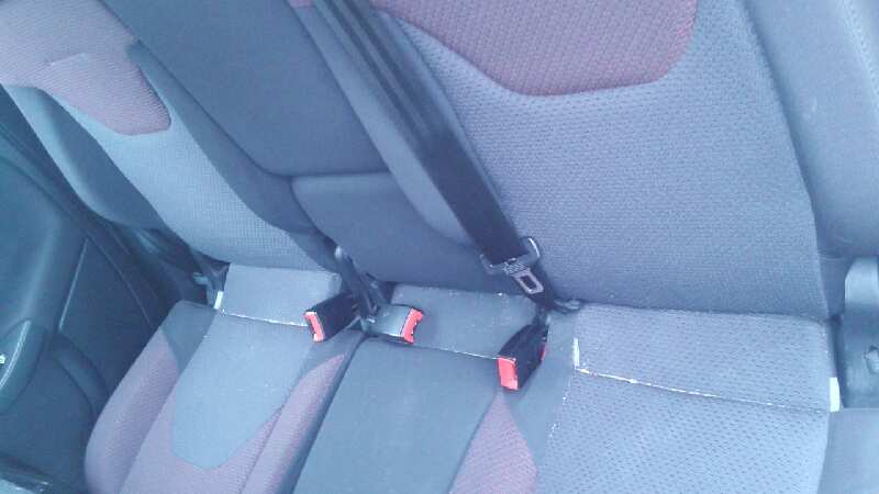 ASIENTO TRASERO MEDIO