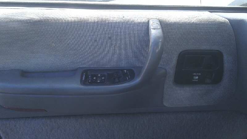 ELEVALUNAS DELANTERO IZQUIERDO