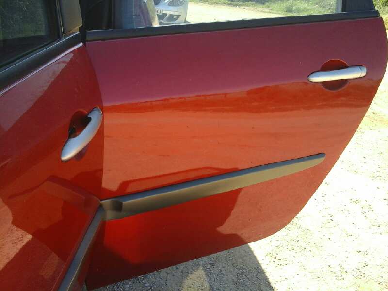 PUERTA DELANTERA IZQUIERDA