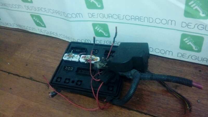 CAJA RELES - FUSIBLES