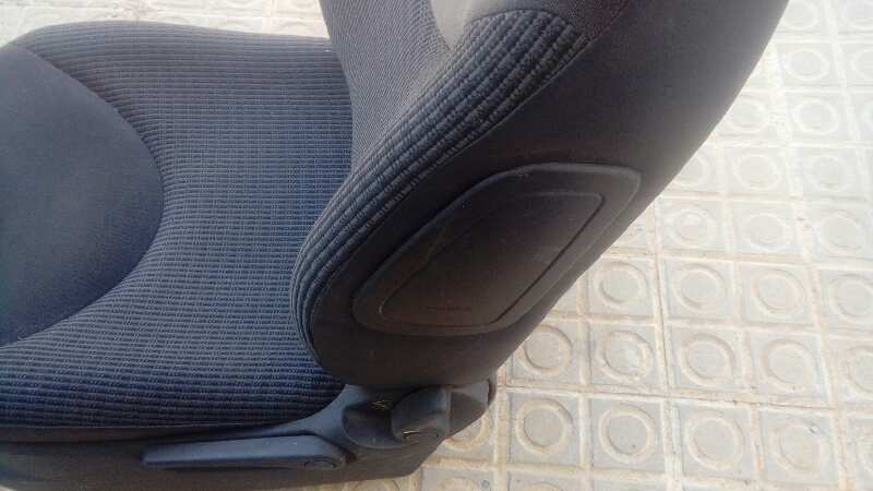 ASIENTO DELANTERO IZQUIERDO
