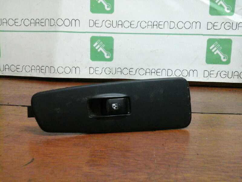 MANDO ELEVALUNAS DELANTERO DERECHO