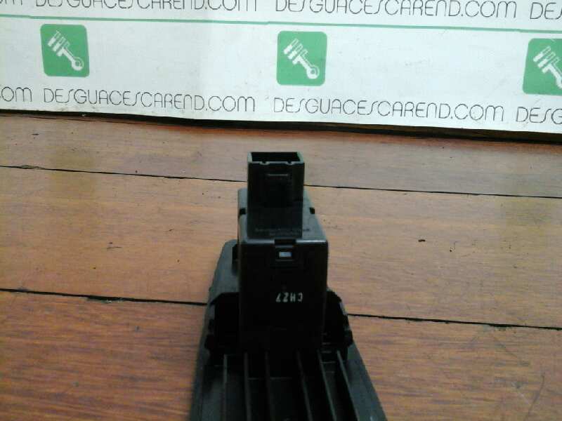 MANDO ELEVALUNAS DELANTERO DERECHO