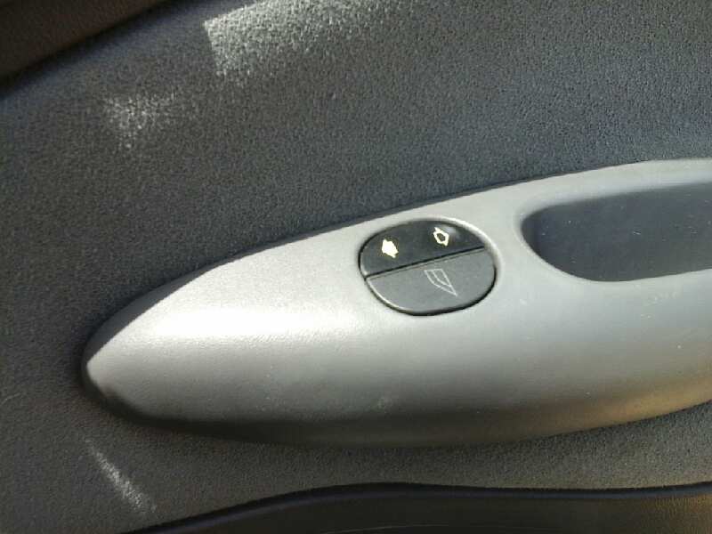 MANDO ELEVALUNAS DELANTERO DERECHO