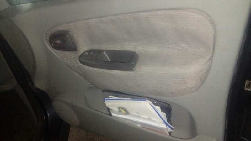 ELEVALUNAS DELANTERO DERECHO