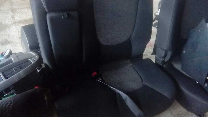 ASIENTO TRASERO MEDIO