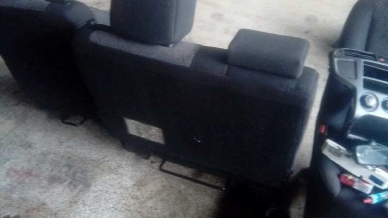 ASIENTO TRASERO MEDIO