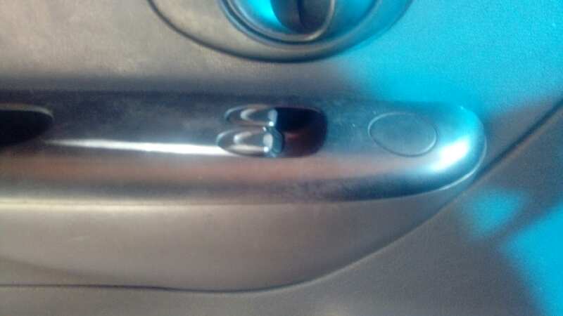 MANDO ELEVALUNAS DELANTERO IZQUIERDO 