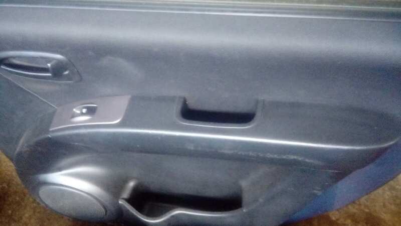 GUARNECIDO PUERTA TRASERA DERECHA