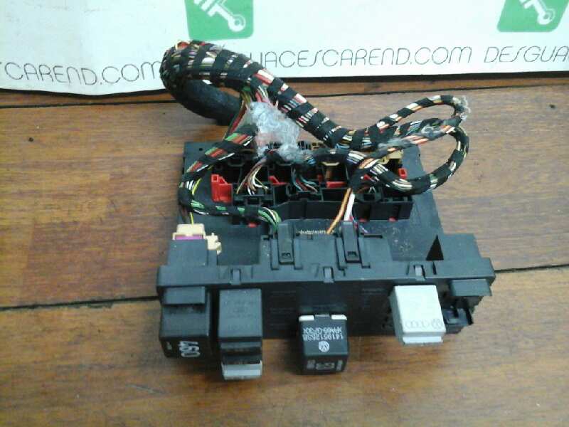 CAJA RELES - FUSIBLES