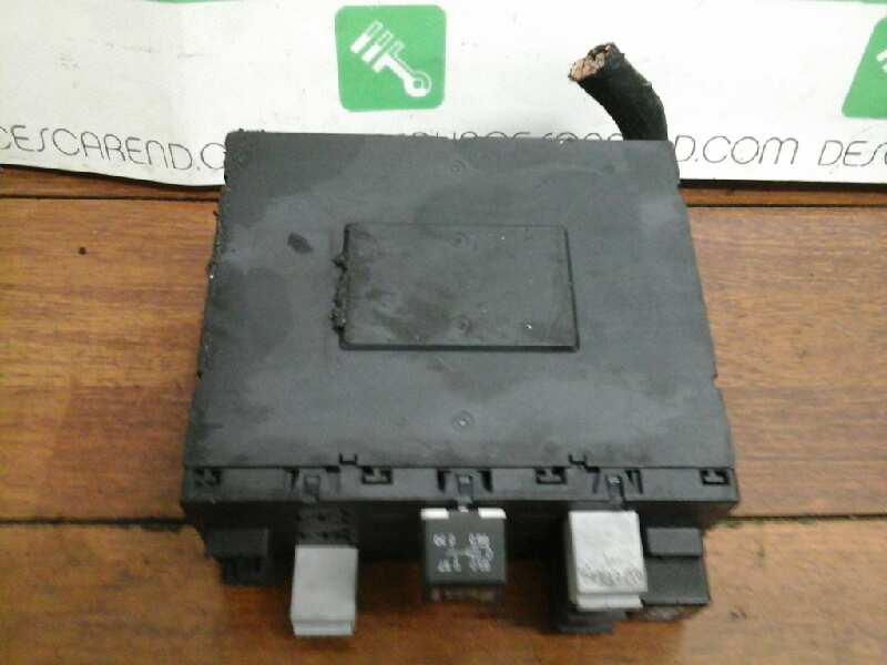 CAJA RELES - FUSIBLES