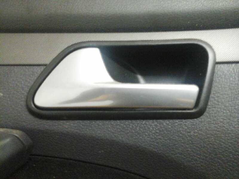 MANETA INTERIOR DELANTERA IZQUIERDA