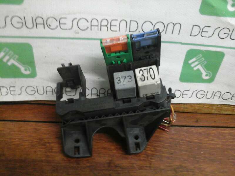 CAJA RELES - FUSIBLES