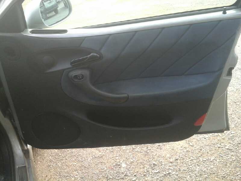 ELEVALUNAS DELANTERO DERECHO