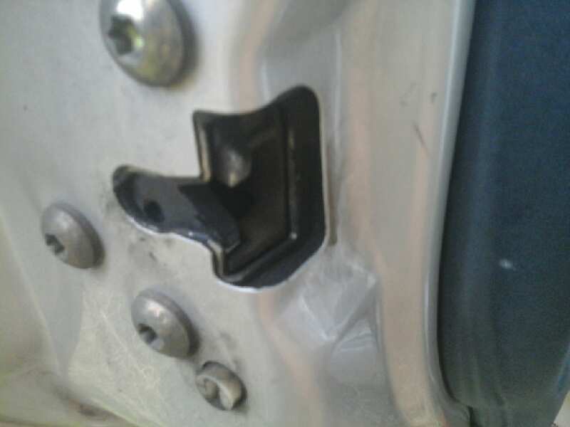 CERRADURA PUERTA TRASERA IZQUIERDA 