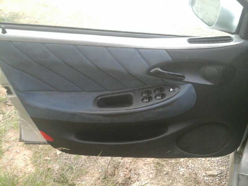 ELEVALUNAS DELANTERO IZQUIERDO