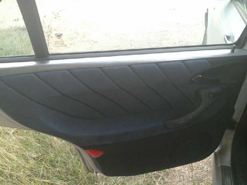 GUARNECIDO PUERTA TRASERA IZQUIERDA