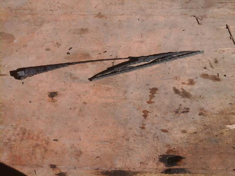 BRAZO LIMPIA DELANTERO IZQUIERDO