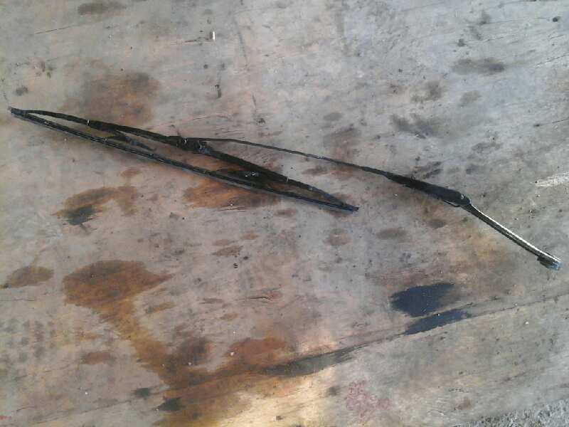 BRAZO LIMPIA DELANTERO IZQUIERDO