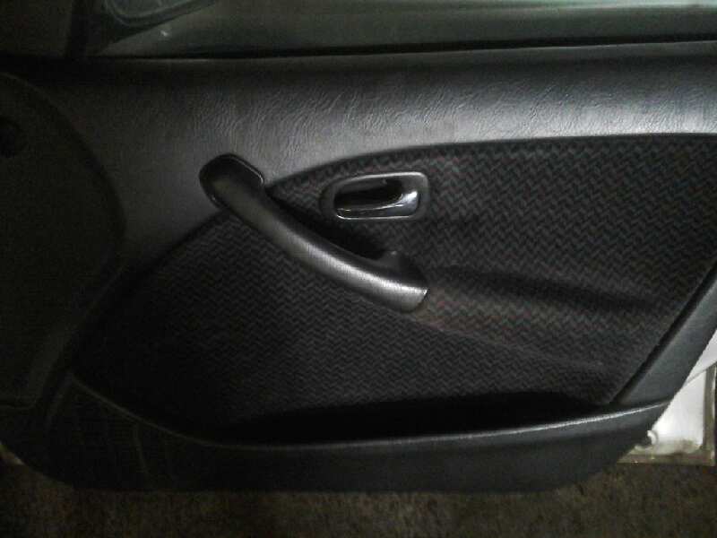 ELEVALUNAS DELANTERO DERECHO